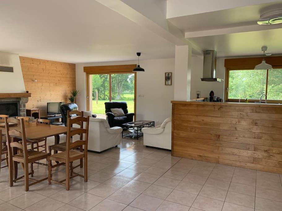 Gite De La Poupardiere, Maison De Campagne En Bordure De Riviere - 2 Nuits Minimum Villa Les Cresnays Exterior foto